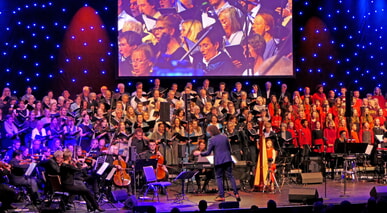 Einstimmen auf Weihnachten - "Christmas with Friends" begeisterte rund 2000 Menschen