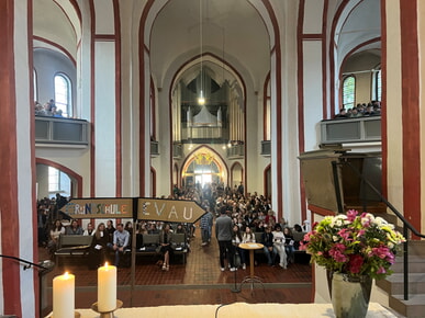 Das Evangelische Gymnasium beginnt das Schuljahr mit einem Gottesdienst