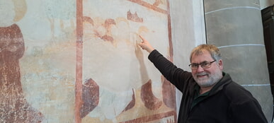 Spuren uralter Kirchen in Raumland