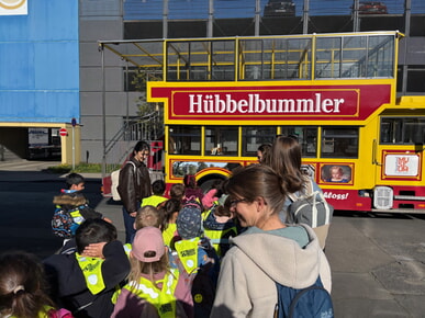 Begeisterte Kita-Kinder: Mit dem H&uuml;bbelbummler unterwegs