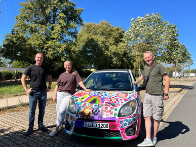 Kunterbuntes Auto hat einen K&auml;ufer gefunden