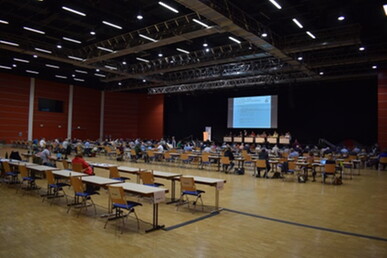 Synode I: Synode des Evangelischen Kirchenkreises Siegen tagte in der Siegerlandhalle Bericht des Superintendenten und Rückblick auf die letzten Monate