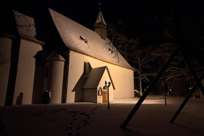 Kirche im Winter<br>Kirchengemeinden reagieren flexibel