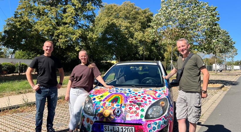 Kita-Kinder bemahlen Renault