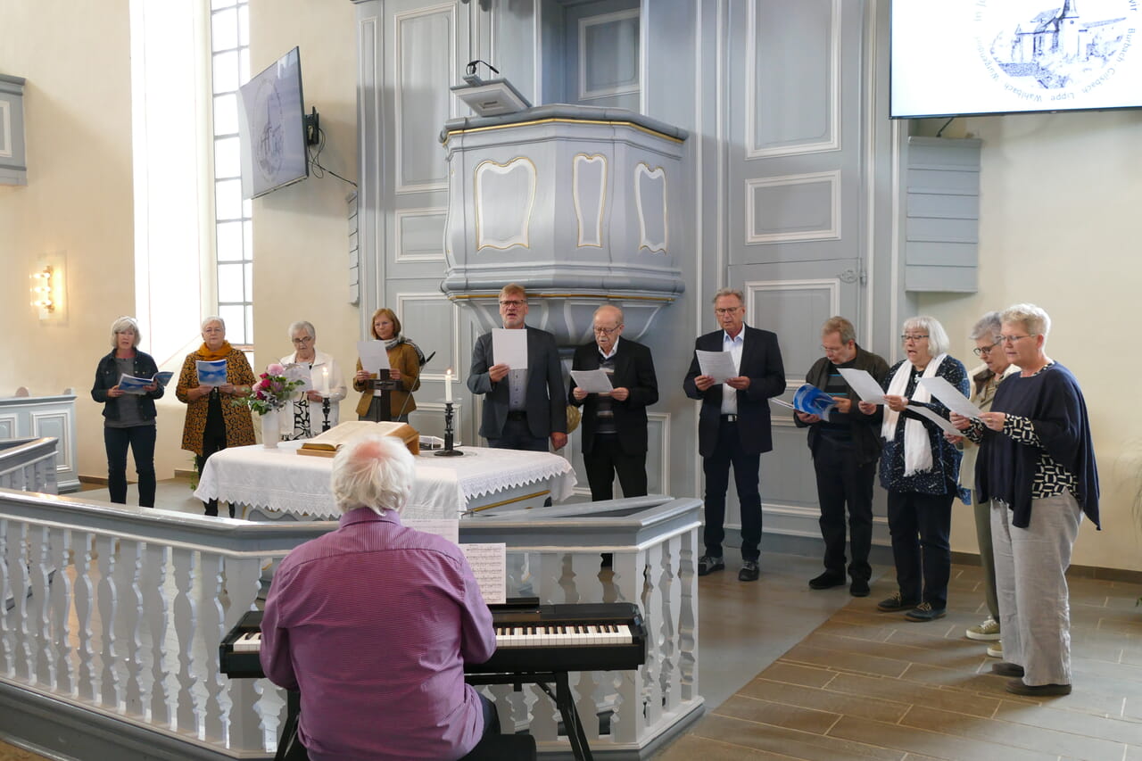 Mit einem feierlichen Gottesdienst in der Ev. Kirche in Burbach wurde Martin Dittardt als Pfarrer eingeführt.