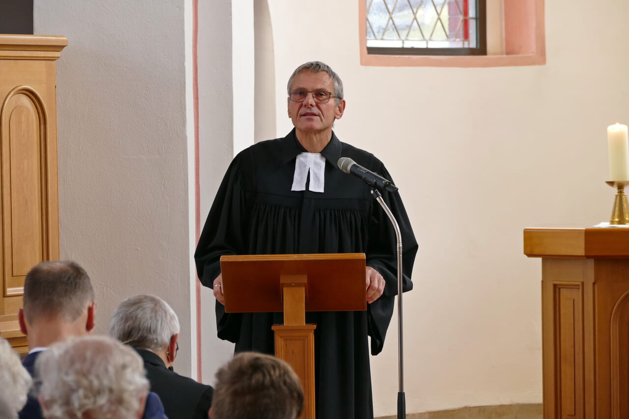Pfarrer Wolfgang Schaefer freute sich über den Geburtstag der Kirche und betonte: "Es ist ein Haus, um Gott in der Mitte zu feiern."
