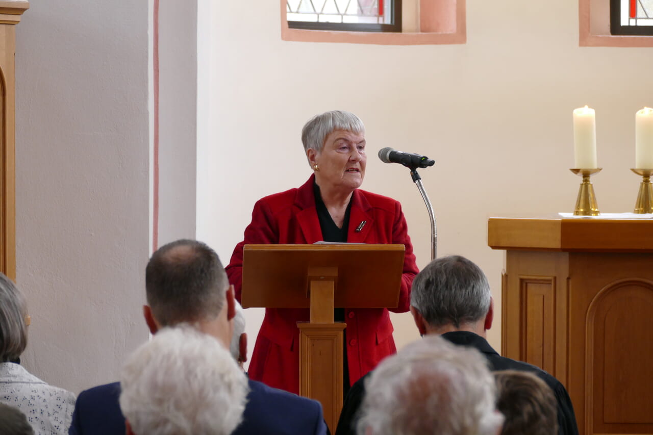 Doris Thieme blickte auf die Geschichte des roten Backsteingebäudes.