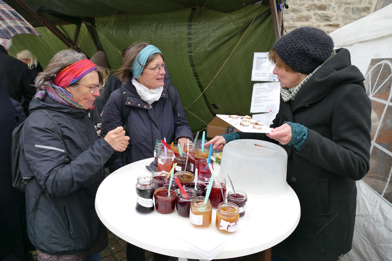 Auf dem 19. Martinimarkt an der Martinikirche in Siegen gab es viel Schönes zu entdecken und sehen. Der Sonntag startete mit einem Kantatengottesdienst.