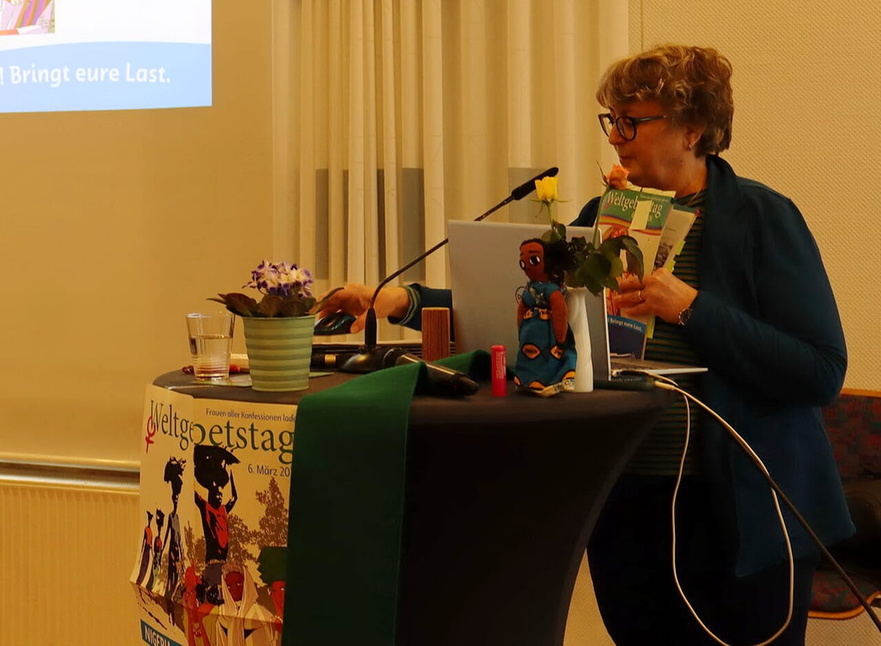 Die Referentin Claudia Montanus informierte in Dreis-Tiefenbach &uuml;ber Nigeria.