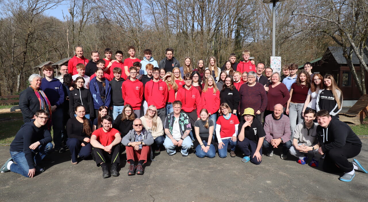 Die Schulungsgruppe ist gut vorbereitet f&uuml;r ihre Arbeit mit Jugendlichen und Konfis.