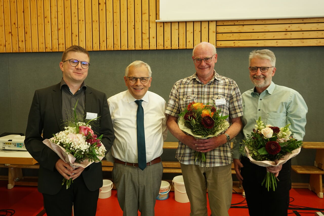 Erlebten ihre letzte Kreissynode: Die Pfarrer Tim Winkel, Hans-Jürgen Uebach und Martin Albrecht (mit Superintendent Peter-Thomas Stuberg, 2. v.l.)