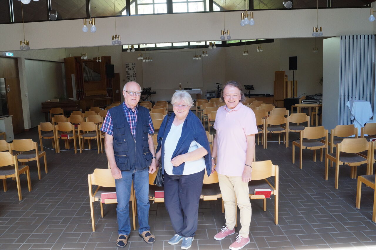 Planen den Umzug des Gemeindezentrums: Presbyter Horst Völkel, Finanzkirchmeisterin Hannelene Reuter-Becker, Presbyteriumsvorsitzender Dirk Hermann (v.l.)