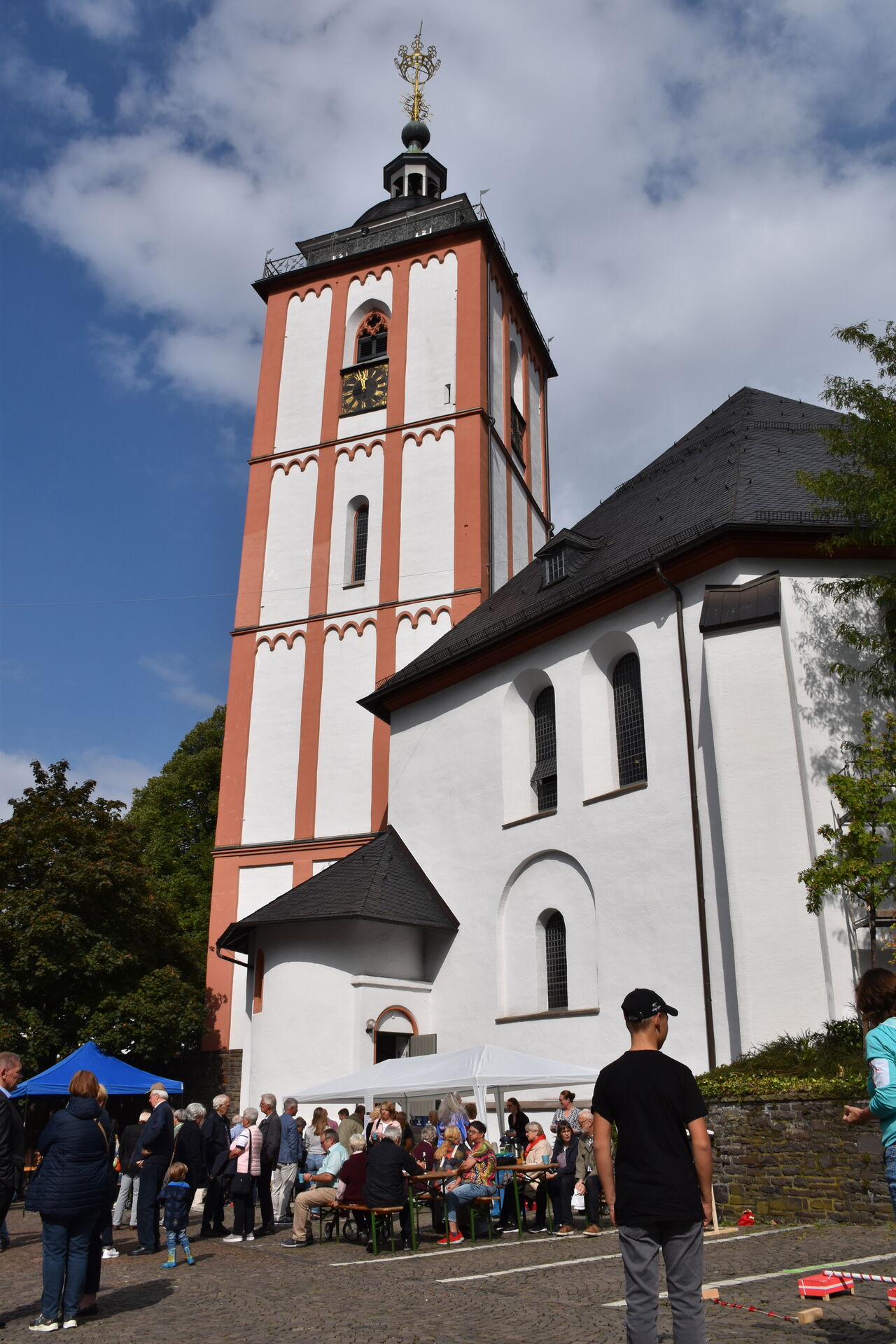 Beim ersten gemeinsamen Gemeindefest hatten die Mitglieder der neuen Ev. Lukas-Kirchengemeinde rund um die Nikolaikirche Siegen Gelegenheit, einander zu begegnen.