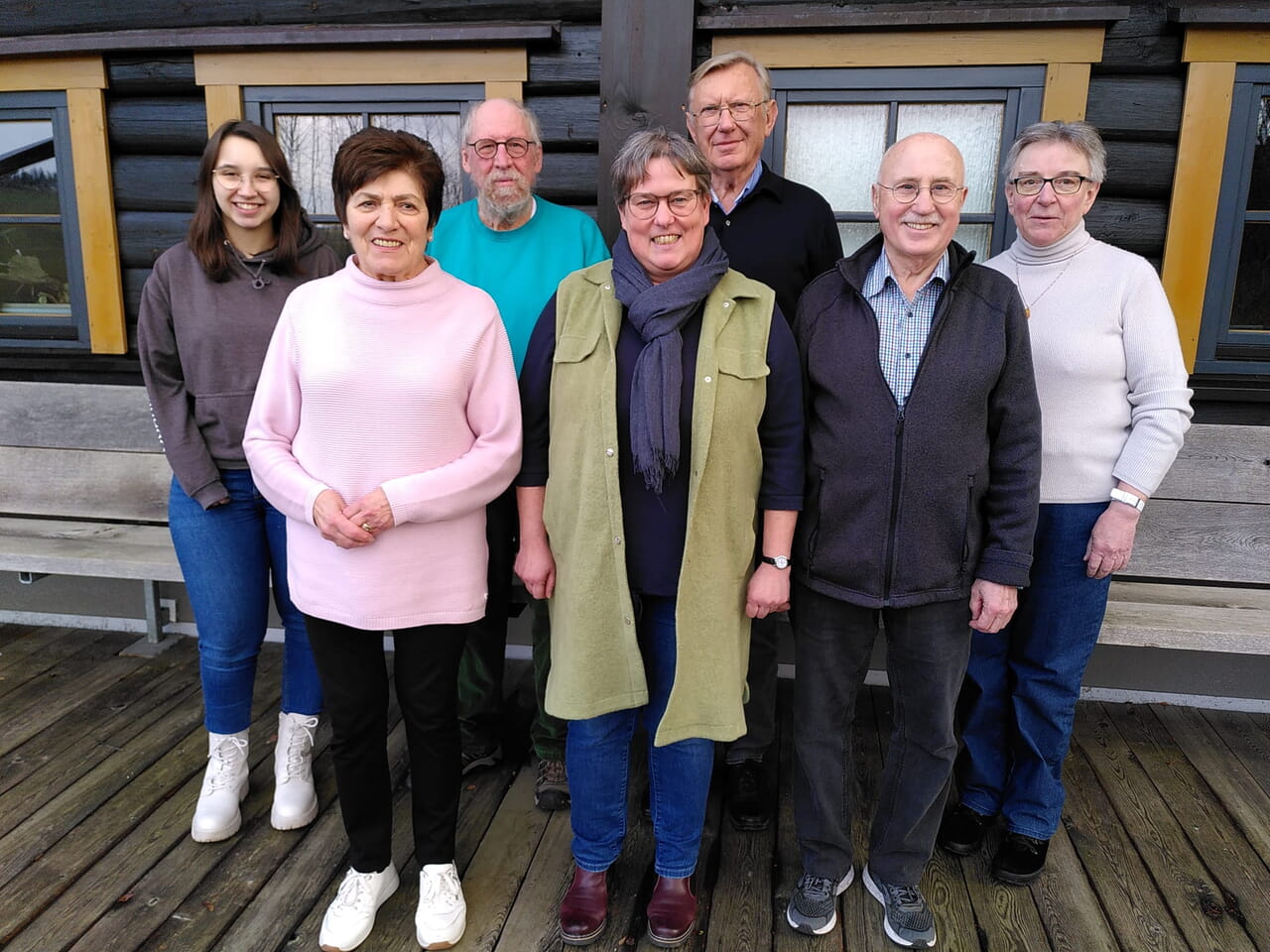 Irina Kranefeld, Elsbeth Brandt, Dr. Wolfgang Pollinger, Stefanie Ockershausen, Dr. Werner Kördel, Günter Bannuscher und Ursel Groß (von links) überlegten jetzt bei einem Klausur-Wochenende im Abenteuerdorf Wittgenstein auch, wie sie neue Mitglieder fürs Gleidorfer Presbyterin finden können.