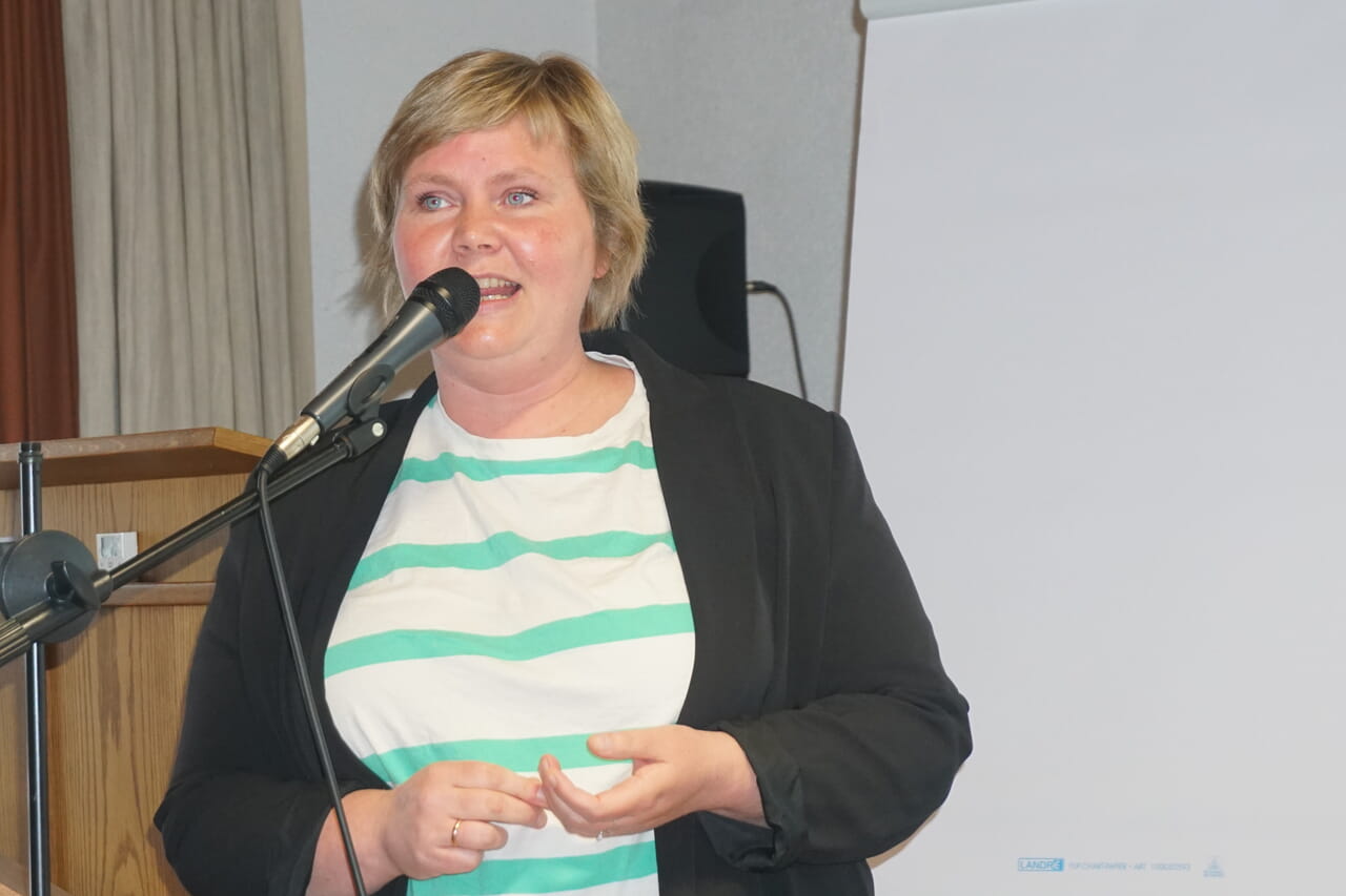 Bianca Rolf vom landeskirchlichen oikos-Institut gab Tipps, wie Gemeinden Ehrenamtliche für das Presbyterien gewinnen können.