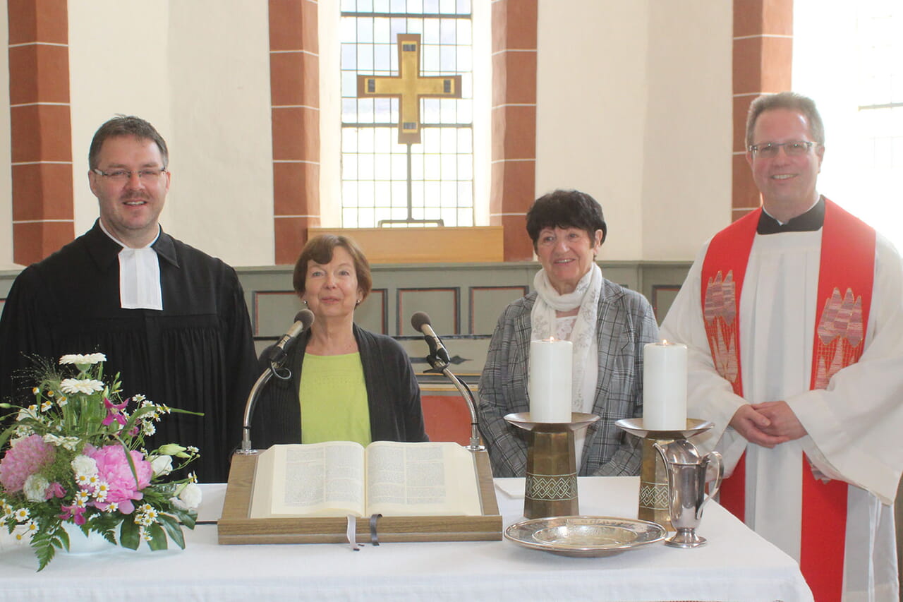 Steffen Post, Rosemarie Biedermann, Ute Petri und Stephan Berkenkopf (von links) gestalteten am Pfingstmontag den Ökumenischen Bittgottesdienst für die Einheit der Christen in der Laaspher Stadtkirche.
